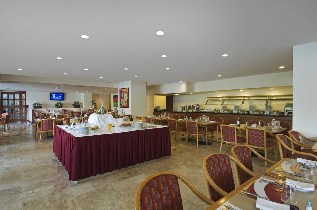 Grand Cantalagua Hotel Morelia, BW Signature Collection Ristorante foto The restaurant